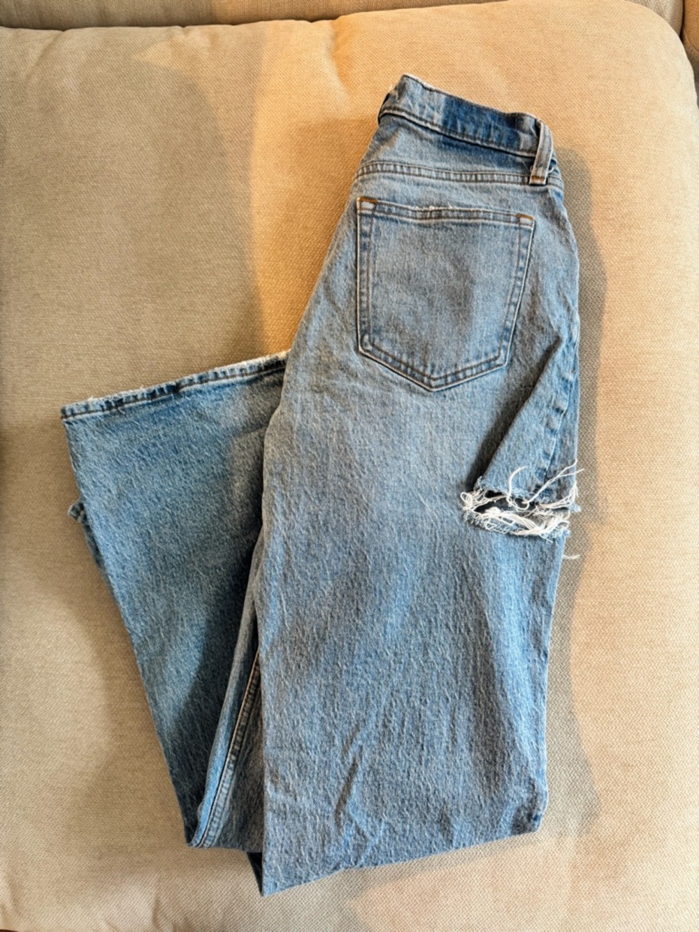 Abercrombie & Fitch Light Wash Straight-Leg Women’s Jeans - Picture 4 of 5